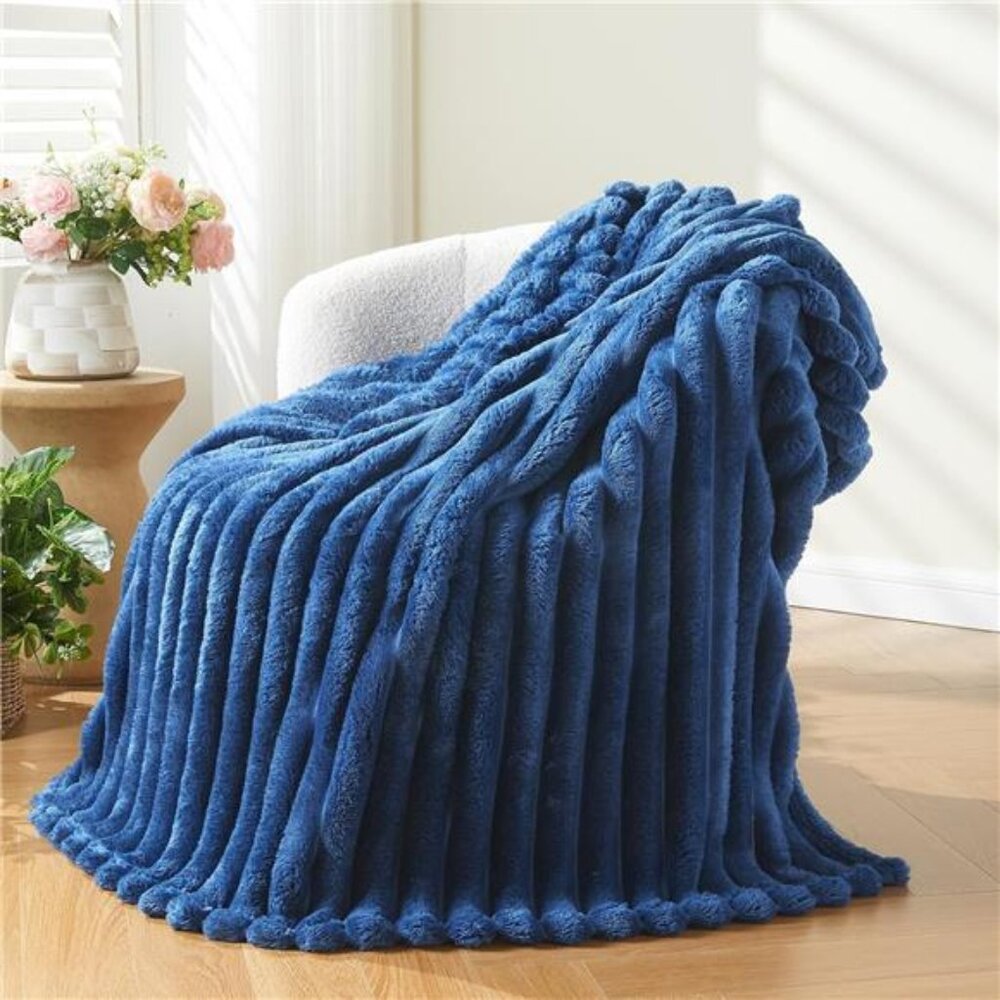 Super Soft Throw Blanket Navy Premium Silky Flannel Fleece 3D Ribbed 50"x60" - Picture 1 of 6